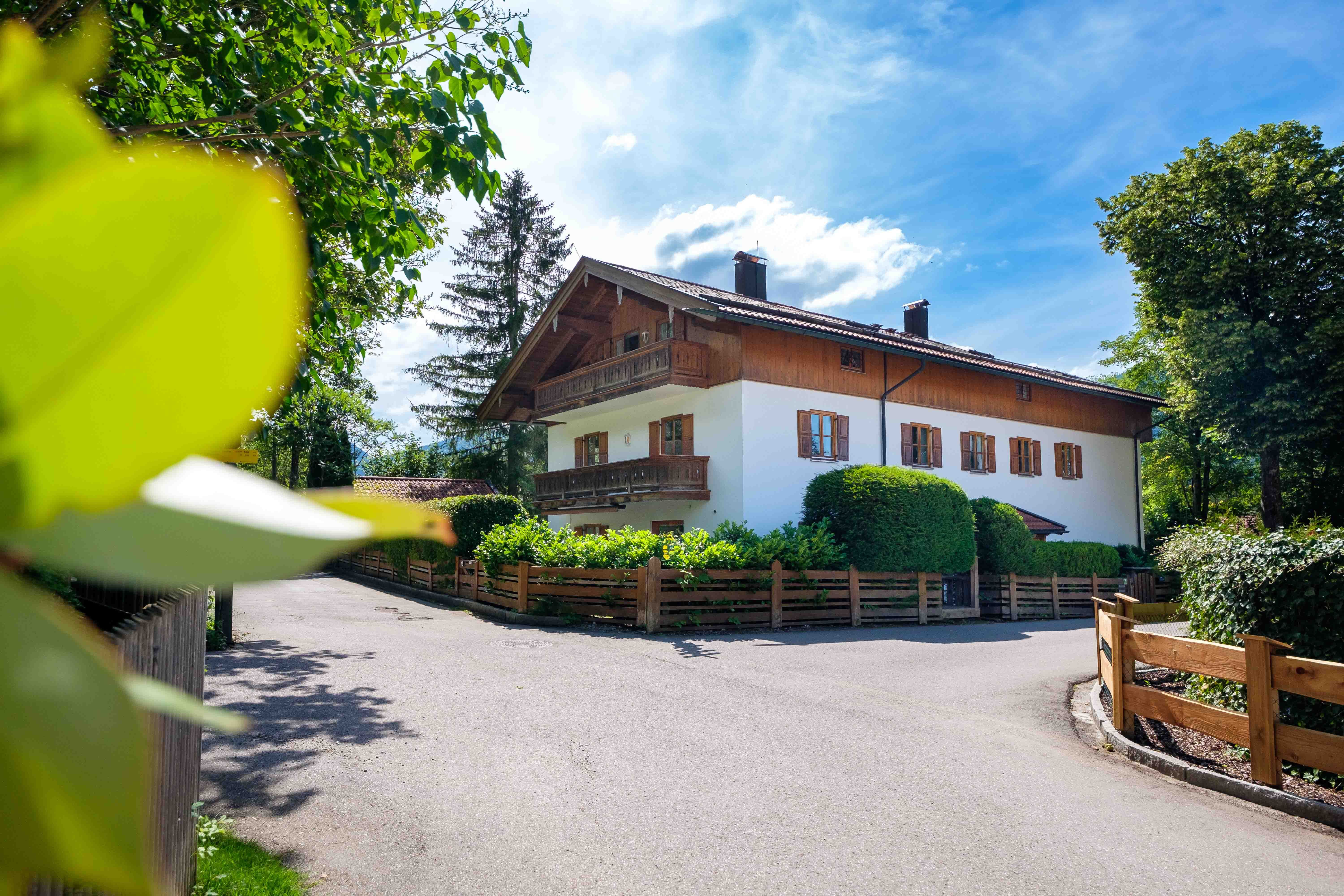 Mehrfamilienhaus zum Kauf 3.758.000 € 15 Zimmer 465 m²<br/>Wohnfläche 1.169 m²<br/>Grundstück Trinis Rottach-Egern 83700