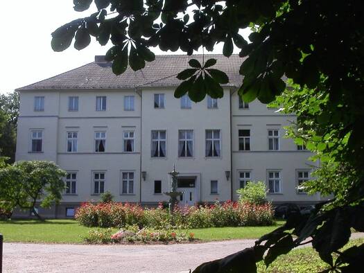 Haus zum Kauf 990.000 € 30 Zimmer 150 m² 40.000 m² Grundstück frei ab sofort Ranzin Züssow 17495
