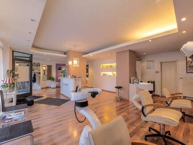 Bürofläche zur Miete 950 € 2 Zimmer 70 m² Bürofläche Süd Stuttgart 70180