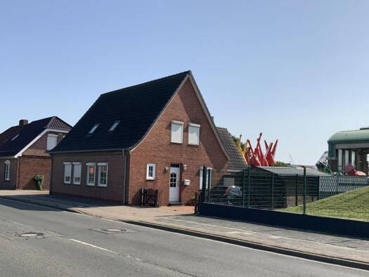 Doppelhaushälfte zum Kauf 160.000 € 4 Zimmer 75 m² 263 m² Grundstück Stadtzentrum Emden 26725