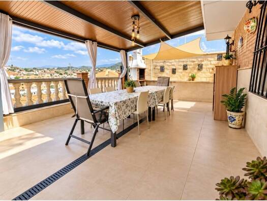 Chalet zum Kauf 580.000 € 4 Zimmer 255 m² Málaga 29190