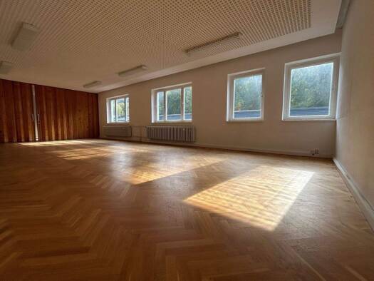 Lagerhalle zur Miete provisionsfrei 2,50 € 92 m² Lagerfläche Kurze Straße 18 Niederwiesa Niederwiesa 09577
