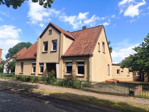 Einfamilienhaus zum Kauf 95.000 € 6 Zimmer 120 m² 554 m² Grundstück Dömitz 19303