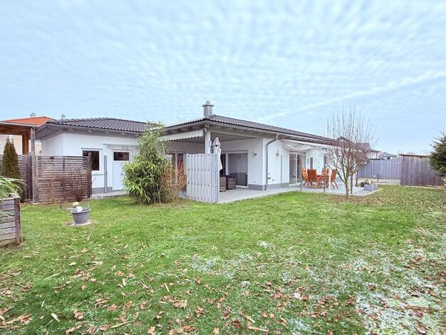 Bungalow zum Kauf 669.000 € 5 Zimmer 183 m² 722 m² Grundstück frei ab sofort Ering 94140