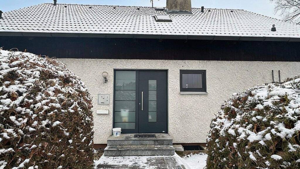 Einfamilienhaus zum Kauf 285.000 € 6 Zimmer 153 m² 834 m² Grundstück Neunburg Neunburg vorm Wald 92431