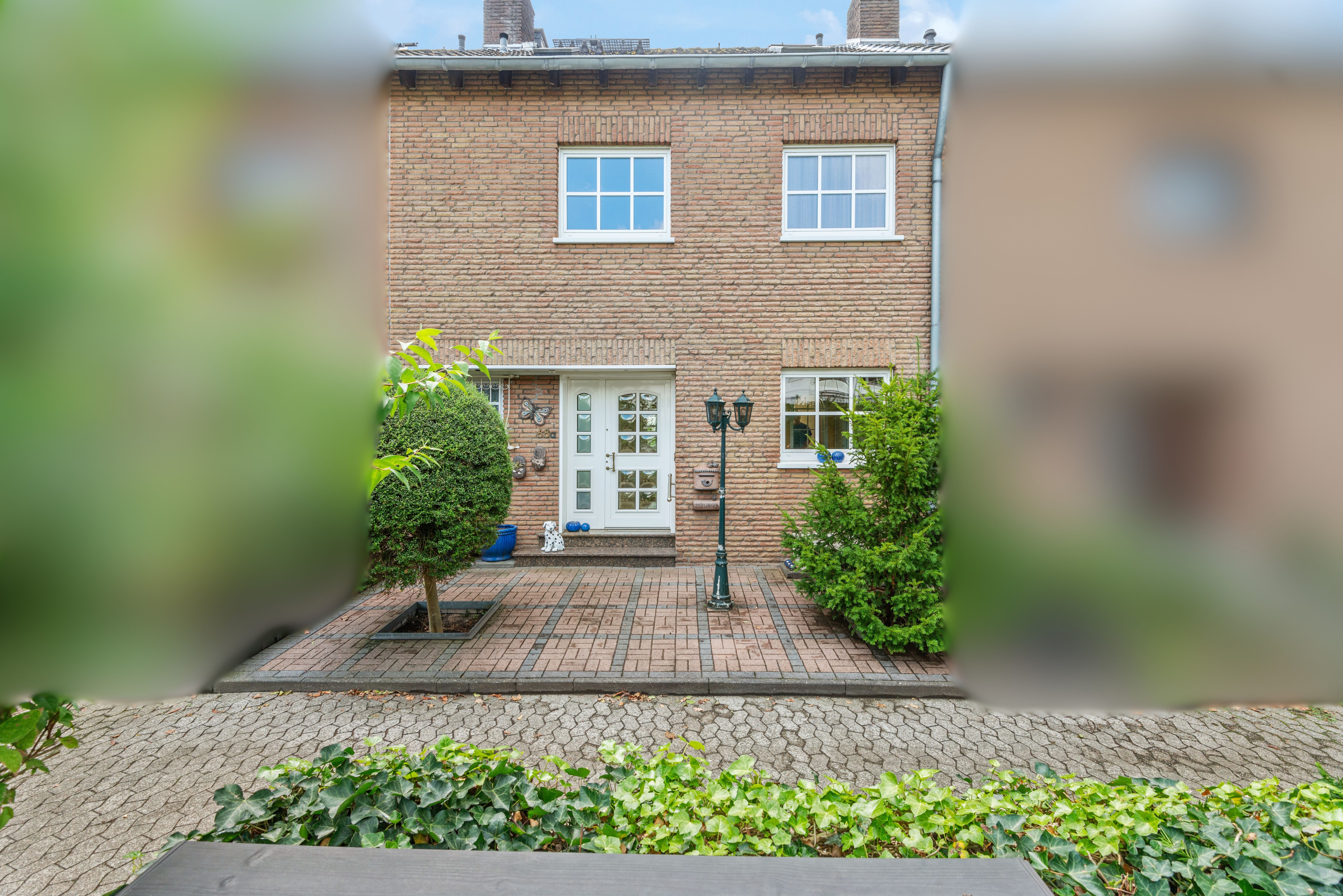 Reihenmittelhaus zum Kauf 480.000 € 5 Zimmer 162 m²<br/>Wohnfläche 379 m²<br/>Grundstück ab sofort<br/>Verfügbarkeit Königshof Krefeld 47807