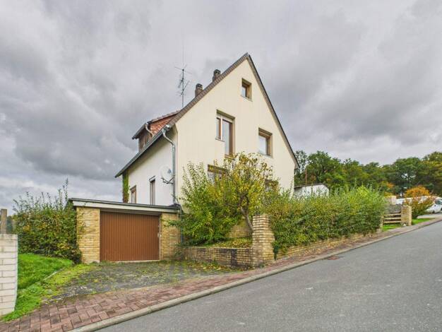 Einfamilienhaus zum Kauf 188.000 € 5 Zimmer 106 m² 872 m² Grundstück frei ab sofort Bonbaden Braunfels 35619