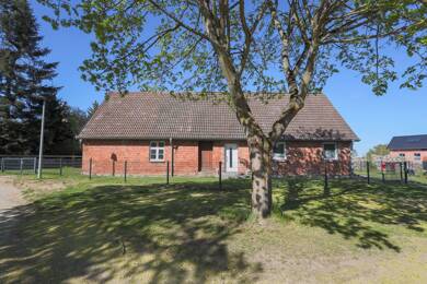 Einfamilienhaus zum Kauf 75.000 € 3 Zimmer 120 m² 700 m² Grundstück Friedenstraße 14 Neu Rhäse Wildberg 17091