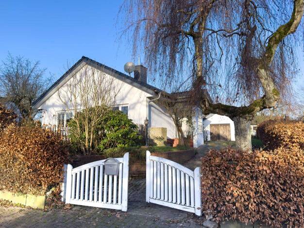 Einfamilienhaus zum Kauf 415.000 € 3,5 Zimmer 80 m² 798 m² Grundstück Borstel-Hohenraden 25494