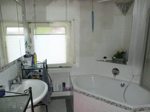 Mehrfamilienhaus zum Kauf 474.000 € 10 Zimmer 240 m² 581 m² Grundstück frei ab 01.03.2026 Niederwerrn 97464