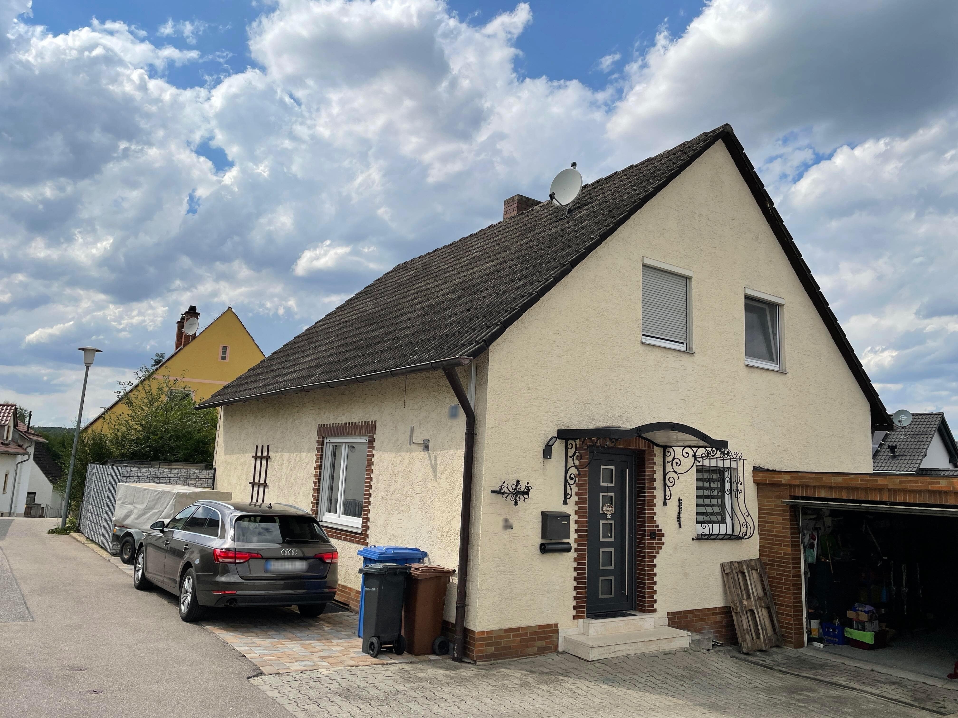 Einfamilienhaus zum Kauf 350.000 € 4,5 Zimmer 115 m²<br/>Wohnfläche 272 m²<br/>Grundstück Siegenburg Siegenburg 93354