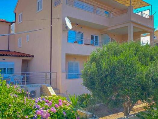 Haus zum Kauf 1.250.000 € 14 Zimmer 420 m² Hvar