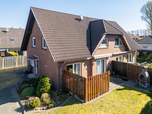Doppelhaushälfte zum Kauf 319.000 € 4 Zimmer 107,4 m² 328 m² Grundstück frei ab sofort Birkenheider Straße 28b Ganderkesee 27777