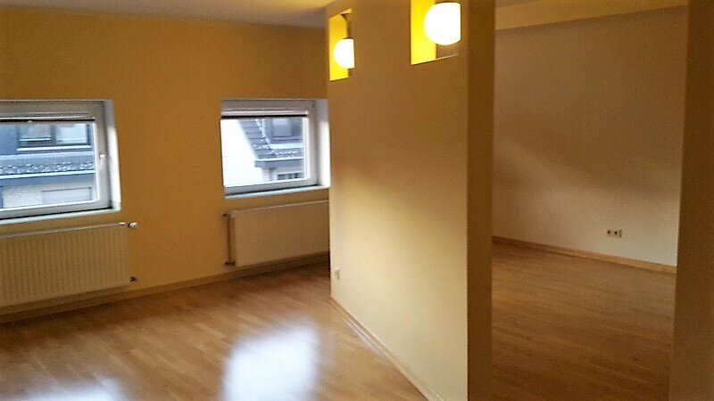 Studio zur Miete 500 € 1 Zimmer 54 m²<br/>Wohnfläche 2.<br/>Geschoss Im Grund Lohausen Düsseldorf 40474