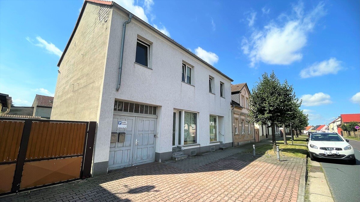 Mehrfamilienhaus zum Kauf 199.000 € 9 Zimmer 172,5 m²<br/>Wohnfläche 1.486 m²<br/>Grundstück Rodleben Dessau-Roßlau / OT Rodleben 06861