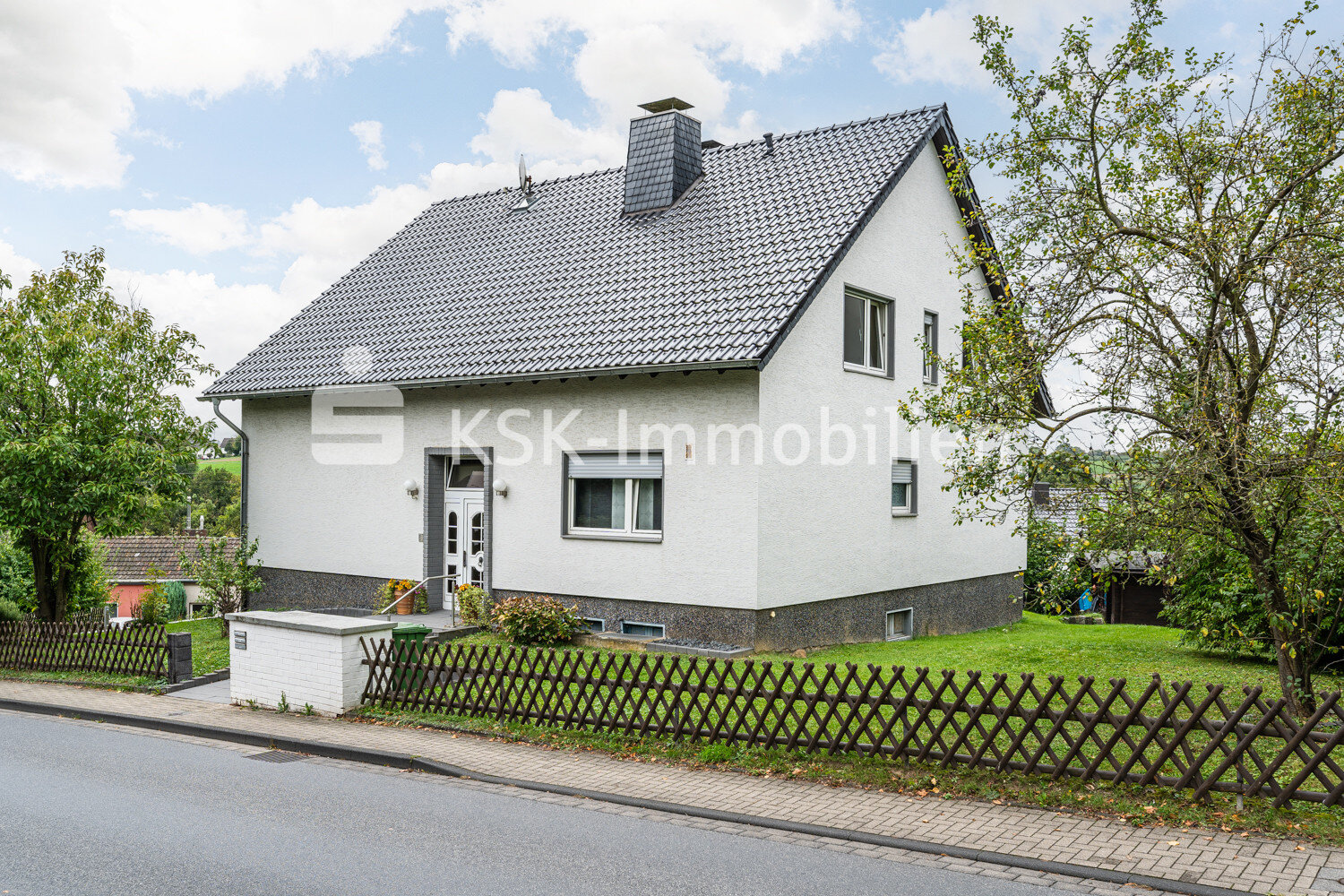 Mehrfamilienhaus zum Kauf 997.000 € 6 Zimmer 202 m²<br/>Wohnfläche 1.294 m²<br/>Grundstück Stieldorf Königswinter 53639