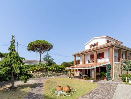 Einfamilienhaus zum Kauf provisionsfrei 640.000 € 8 Zimmer 1.554 m² Grundstück Arenys de Munt 08358