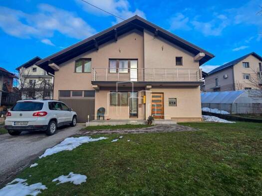 Einfamilienhaus zum Kauf 5 Zimmer 300 m² Grundstück Sarajevo 71000