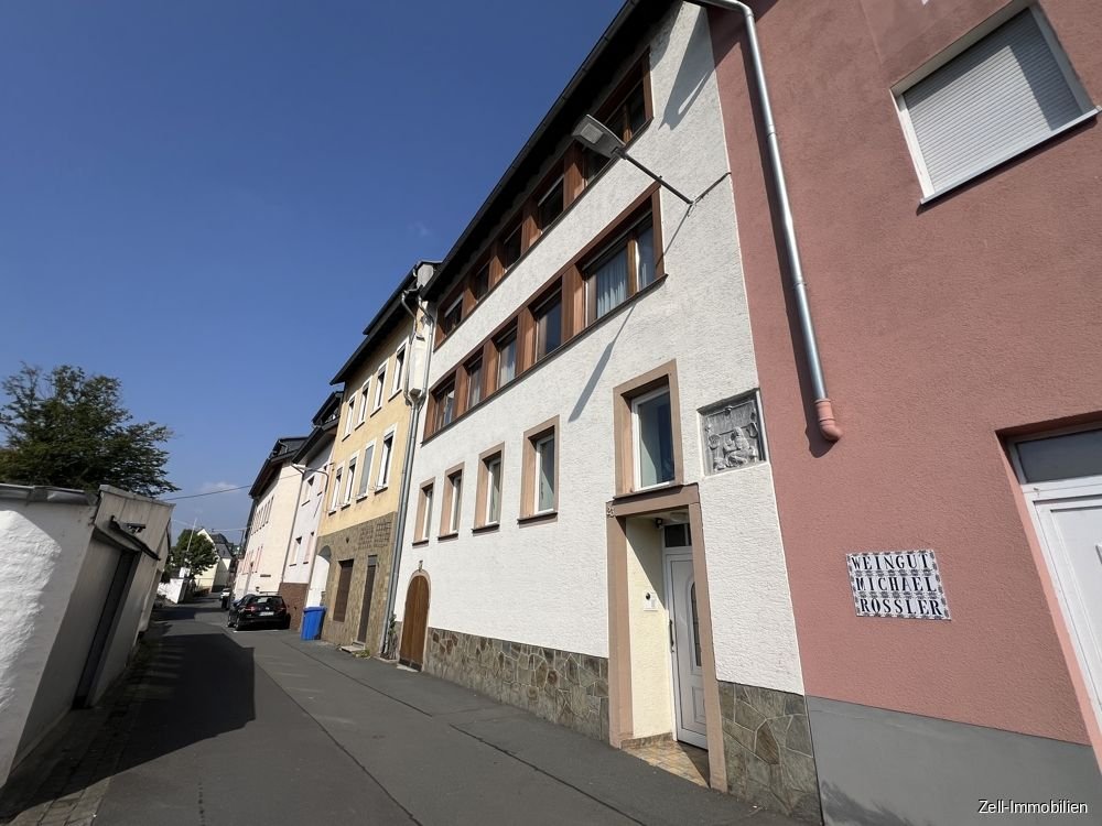 Einfamilienhaus zum Kauf 295.000 € 8 Zimmer 262 m²<br/>Wohnfläche 317 m²<br/>Grundstück Lorch Lorch 65391