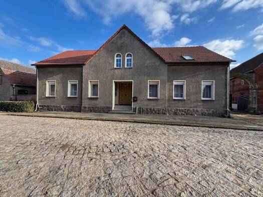 Haus zum Kauf 159.000 € 8 Zimmer 300 m² 4.000 m² Grundstück frei ab sofort Schleußer Dorfstraße 8 Schleuß Tangerhütte 39517
