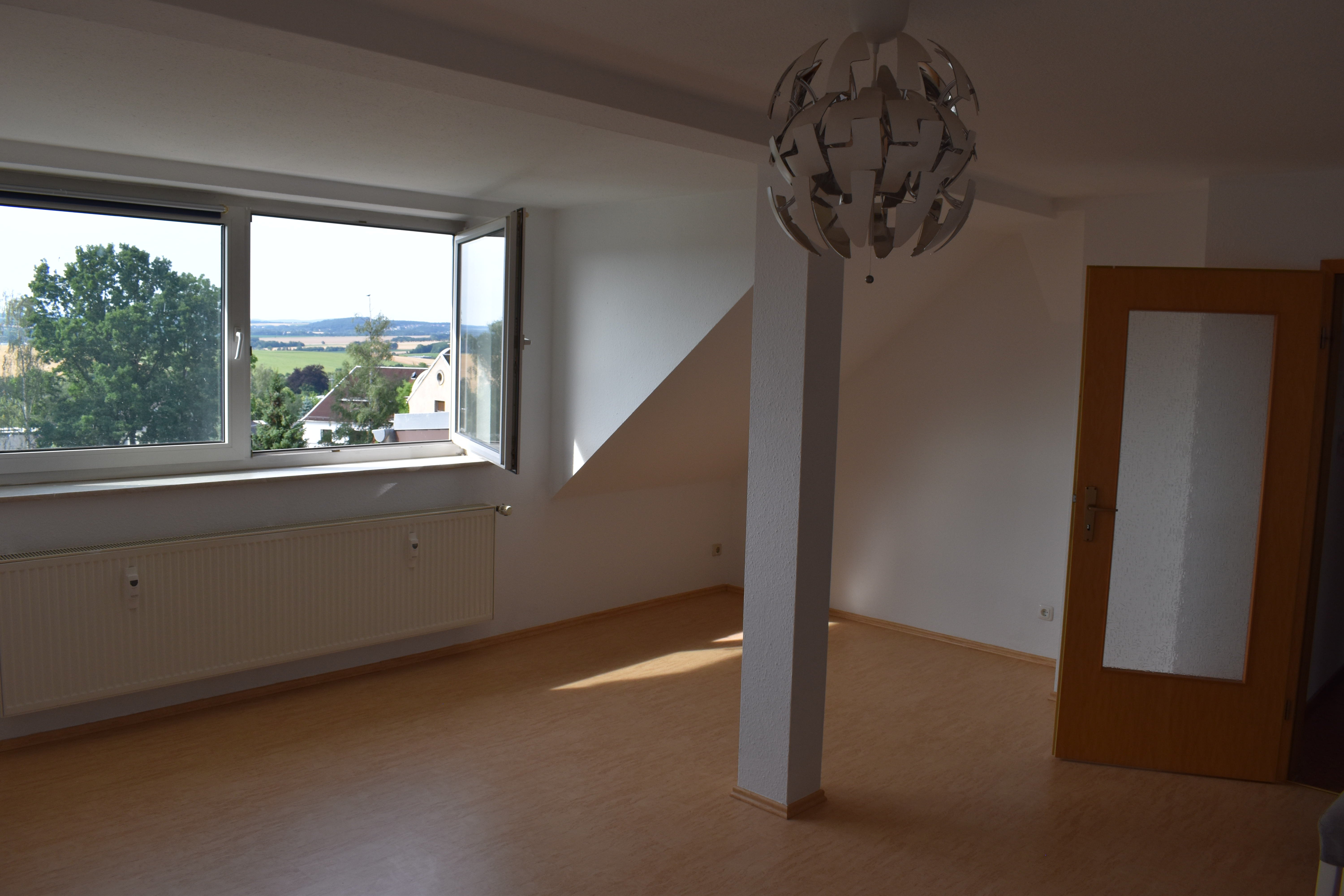 Wohnung zur Miete 473 € 3 Zimmer 86 m²<br/>Wohnfläche ab sofort<br/>Verfügbarkeit Hohenstein-Ernstthal Hohenstein-Ernstthal 09337