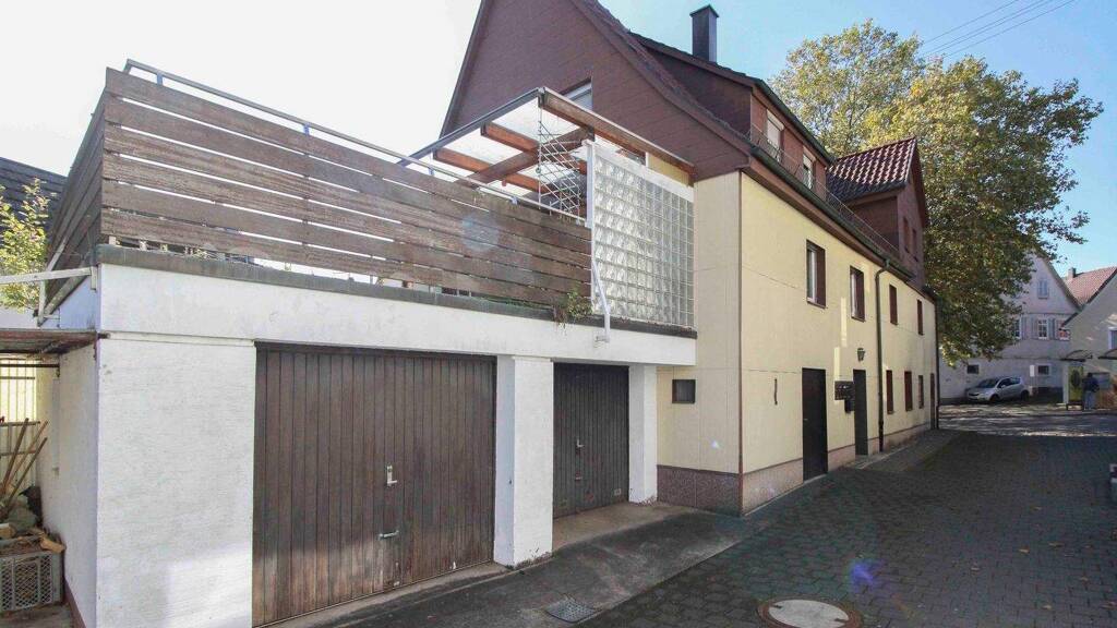 Mehrfamilienhaus zum Kauf als Kapitalanlage geeignet 398.000 € 9,5 Zimmer 154,2 m² 355 m² Grundstück Heumaden Stuttgart 70619