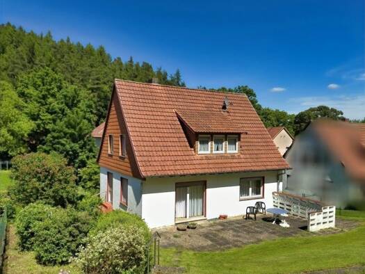 Einfamilienhaus zum Kauf 169.000 € 6 Zimmer 130 m² 1.003 m² Grundstück Bad Hersfeld Bad Hersfeld 36251