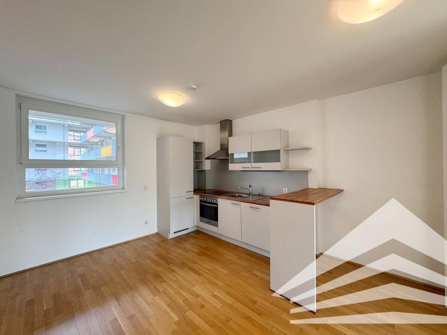 Byt, 1 pokoj, 55 m²