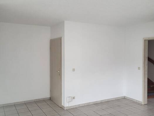 Wohnung zur Miete 945 € 3,5 Zimmer 90 m² Geschoss 1/4 frei ab sofort Untergrombach Bruchsal 76646