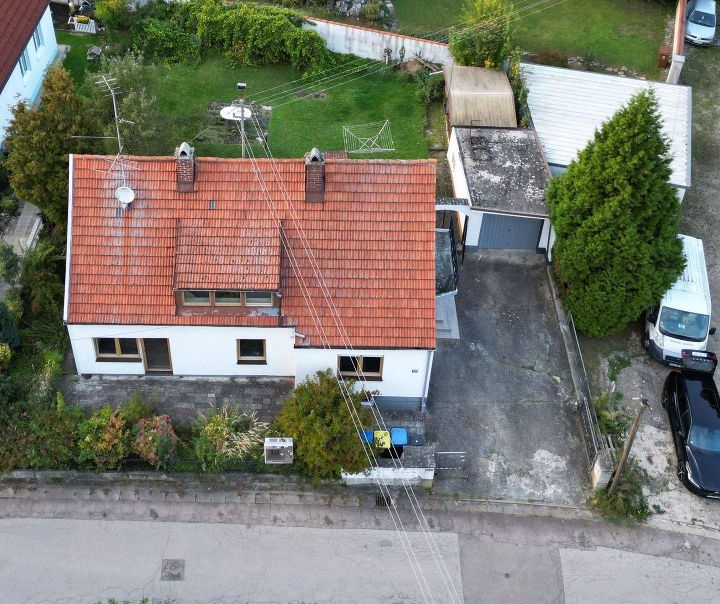 Immobilie in Pöttmes - Charmantes Zweifamilienhaus mit großem Garten und viel Potenzial in Pöttmes - Bild 1