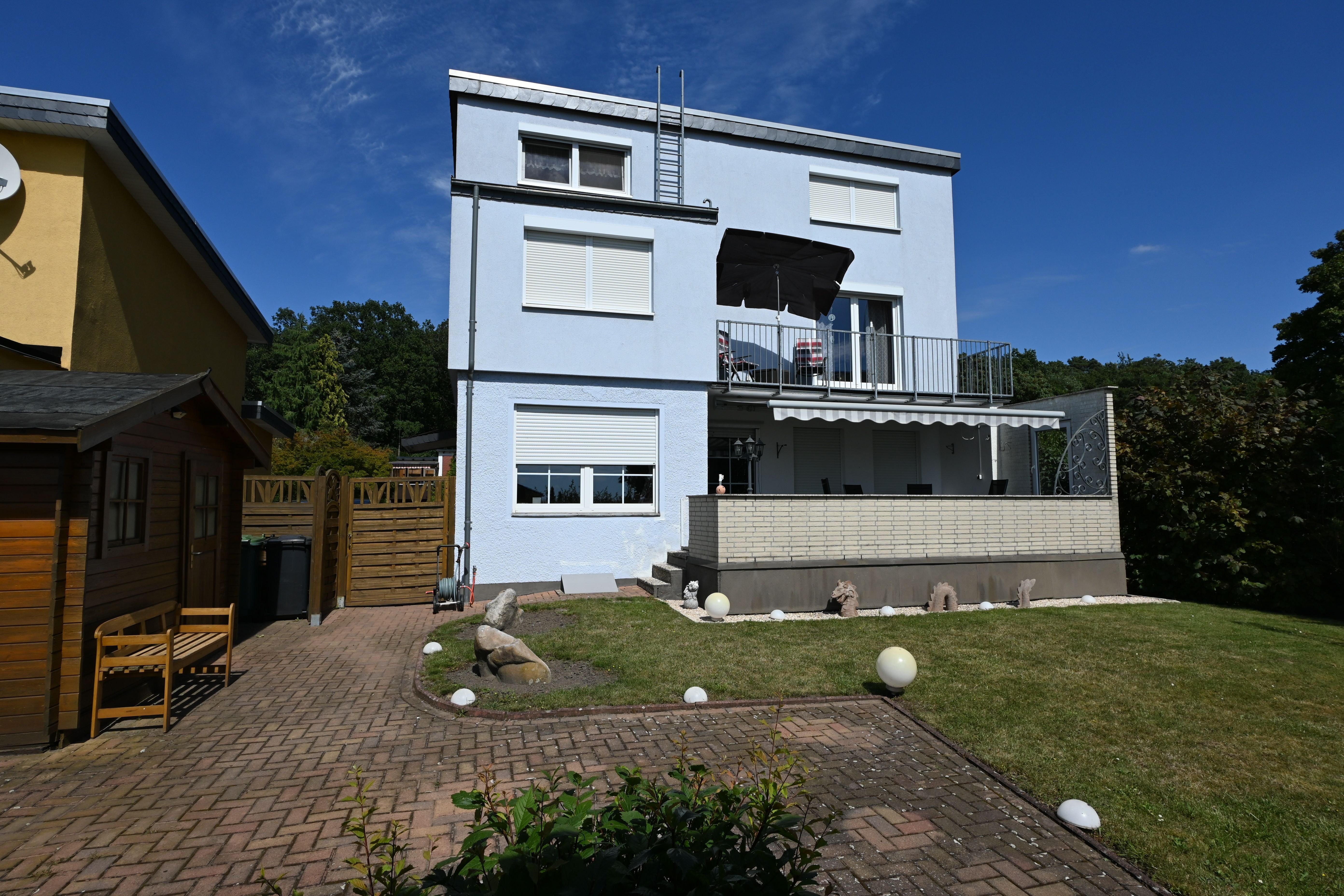 Mehrfamilienhaus zum Kauf provisionsfrei 339.000 € 8 Zimmer 205 m² 716 m² Grundstück Steinmühlenkamp Helmstedt 38350