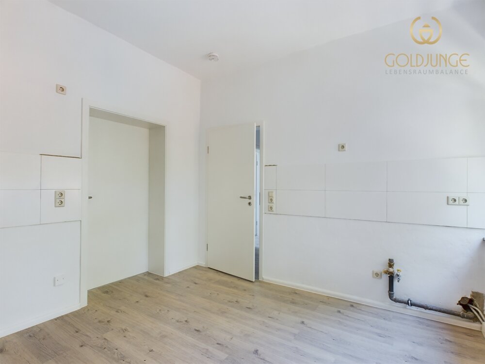 Mehrfamilienhaus zum Kauf 455.950 € 28 Zimmer 380 m²<br/>Wohnfläche 2.582 m²<br/>Grundstück ab sofort<br/>Verfügbarkeit Porstendorf Jena / Zwätzen 07743