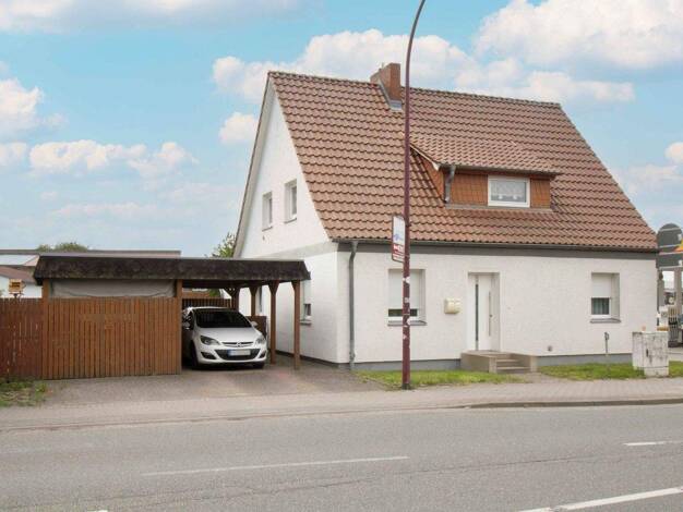 Einfamilienhaus zum Kauf 230.000 € 5 Zimmer 118 m² 213 m² Grundstück Bergen Bergen auf Rügen 18528