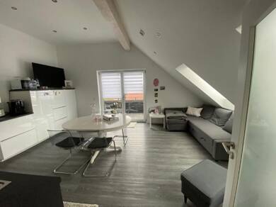 Wohnung zur Miete 585 € 2 Zimmer 48,9 m² Dachgeschoss, 2. Geschoss frei ab sofort Rathausstraße 2 Laberweinting Laberweinting 84082