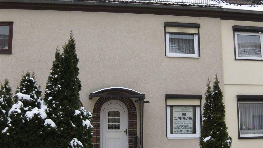 Reihenhaus zum Kauf 89.000 € 5 Zimmer 88 m² 159 m² Grundstück frei ab sofort Nordhausen 99734