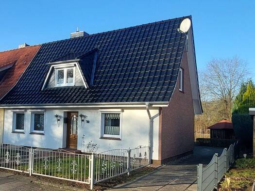 Reihenhaus zum Kauf provisionsfrei 270.000 € 4 Zimmer 90 m² 516 m² Grundstück Bad Segeberg 23795