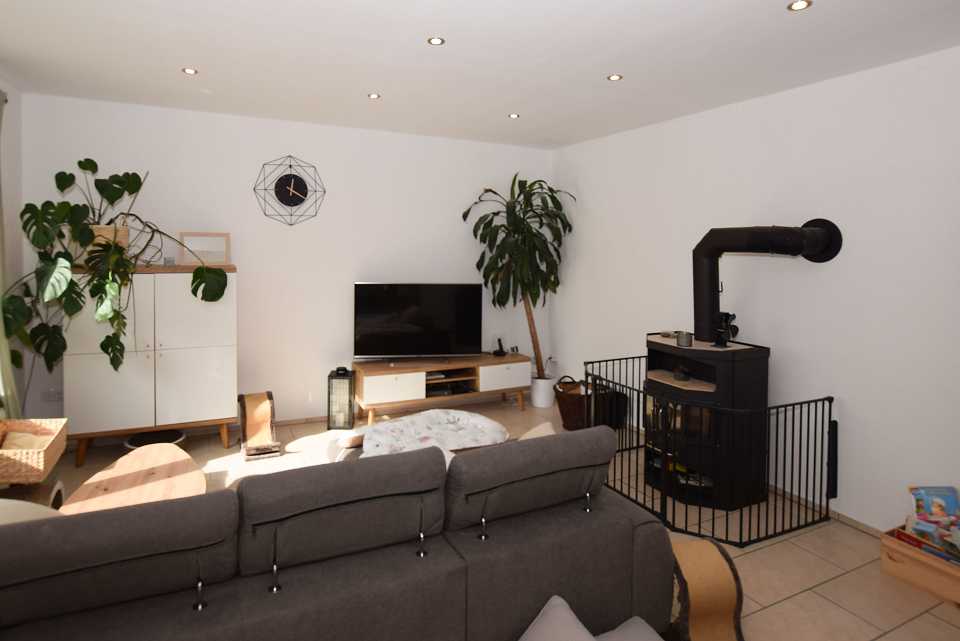 Gemütliches, individuelles Reihenmittelhaus mit Kaminofen, Südterrasse und Carport!