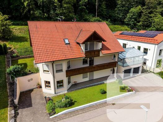 Einfamilienhaus zum Kauf 8 Zimmer 225,7 m² 884 m² Grundstück Breitenbrunn Breitenbrunn 92363