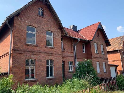 Haus zum Kauf 29.900 € 10 Zimmer 146,1 m² 289 m² Grundstück Bahnhofstraße 5 Westeregeln Börde-Hakel 39448