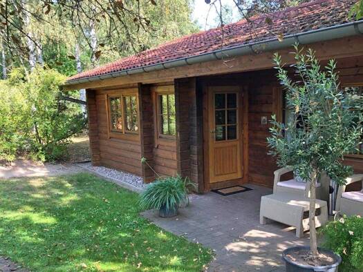 Bungalow zum Kauf 155.000 € 3,5 Zimmer 70 m² 650 m² Grundstück Drebkau 03116