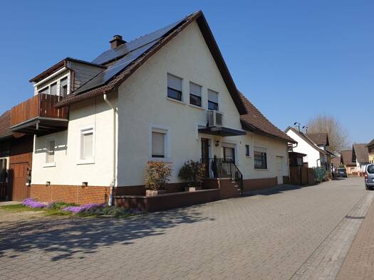 Einfamilienhaus zum Kauf 295.000 € 7 Zimmer 140 m² 302 m² Grundstück Scherzheim Lichtenau 77839