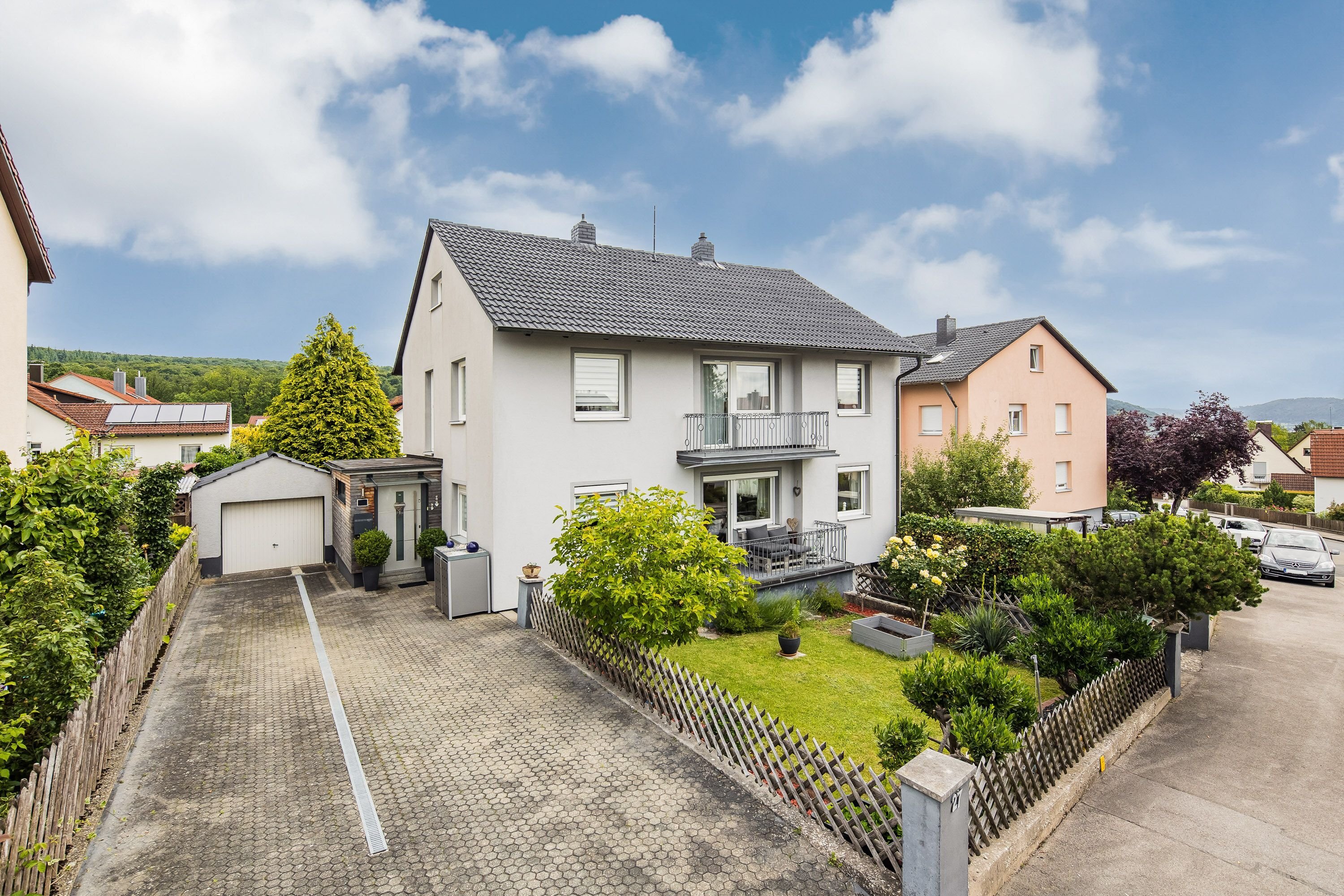 Haus zum Kauf 6,5 Zimmer 187 m²<br/>Wohnfläche 761 m²<br/>Grundstück Wettelsheim Treuchtlingen 91757