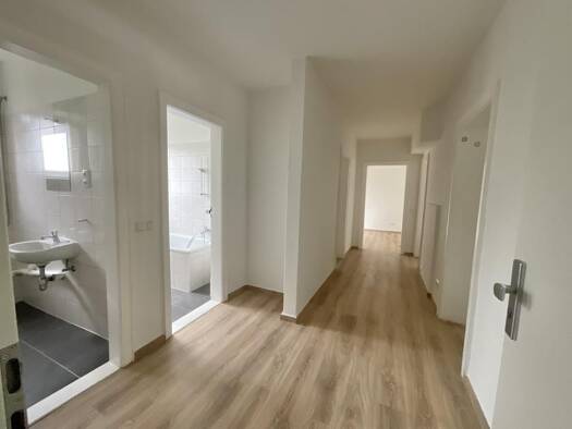 Wohnung zur Miete 579 € 4 Zimmer 76,3 m² 1. Geschoss Schulstraße 23 Sandhorst Aurich 26603