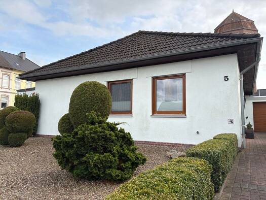 Bungalow zum Kauf 240.000 € 3 Zimmer 108 m² 710 m² Grundstück Nordenham 26954