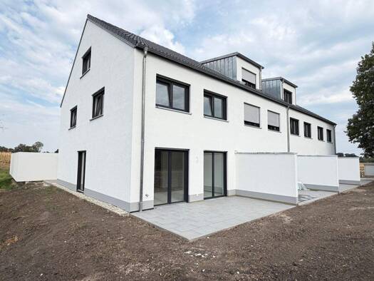 Reihenmittelhaus zum Kauf - Erstbezug provisionsfrei 524.000 € 4 Zimmer 118 m² 185 m² Grundstück Niederfeld Ingolstadt 85053
