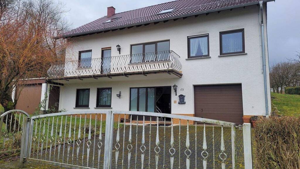 Einfamilienhaus zum Kauf 298.000 € 8 Zimmer 235 m² 24.171 m² Grundstück Elzerath Morbach 54497