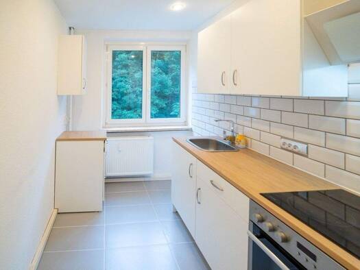 Wohnung zur Miete 390 € 4 Zimmer 68 m² frei ab sofort Schönbrunn 98667