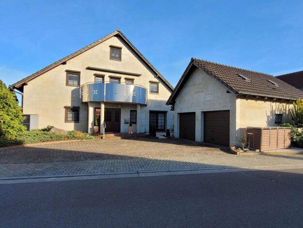 Mehrfamilienhaus zum Kauf provisionsfrei 759.500 € 10 Zimmer 310,5 m² 658 m² Grundstück Kiebitzweg 12 Döbbrick Cottbus 03054