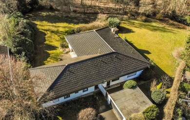 Bungalow zum Kauf 1.100.000 € 8 Zimmer 250 m² 3.000 m² Grundstück Steinbüchel Leverkusen 51377