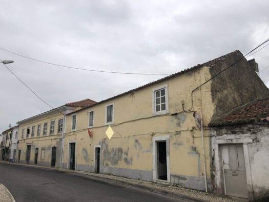 Haus zum Kauf 700.000 € 748 m² 786 m² Grundstück Loures 2660-368